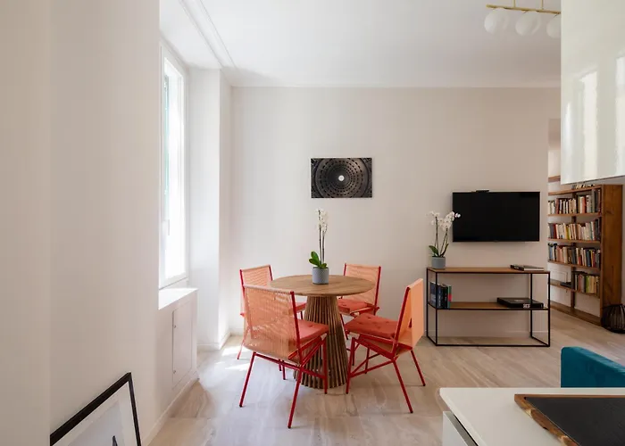 Lucrezio In Apartment